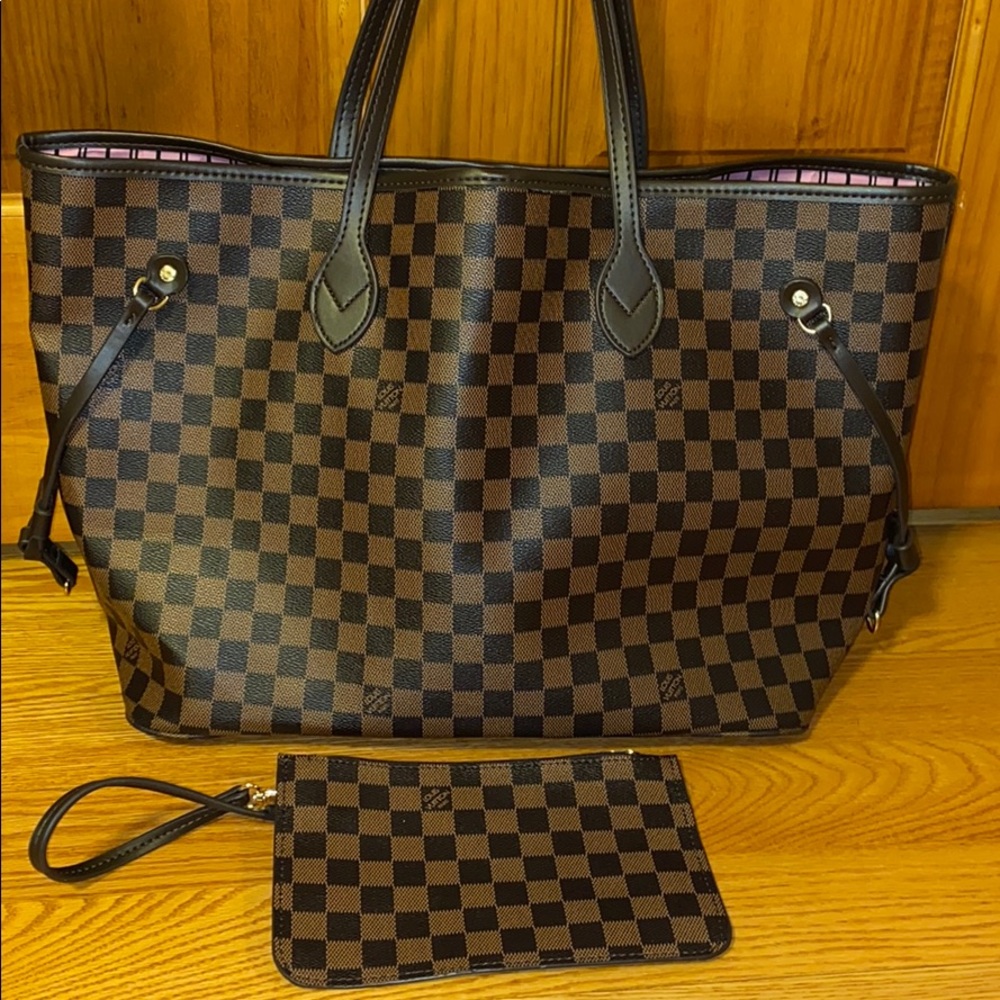 Shoulder bag and wristlet set - Picture 1 of 3